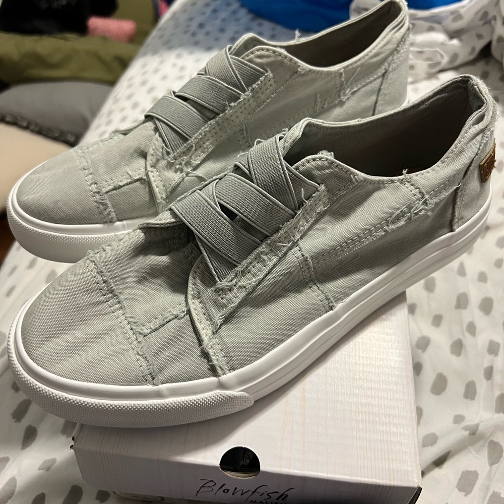 NWT Blowfish Malibu Marley Size 10W in Color Vapor Washed Canvas